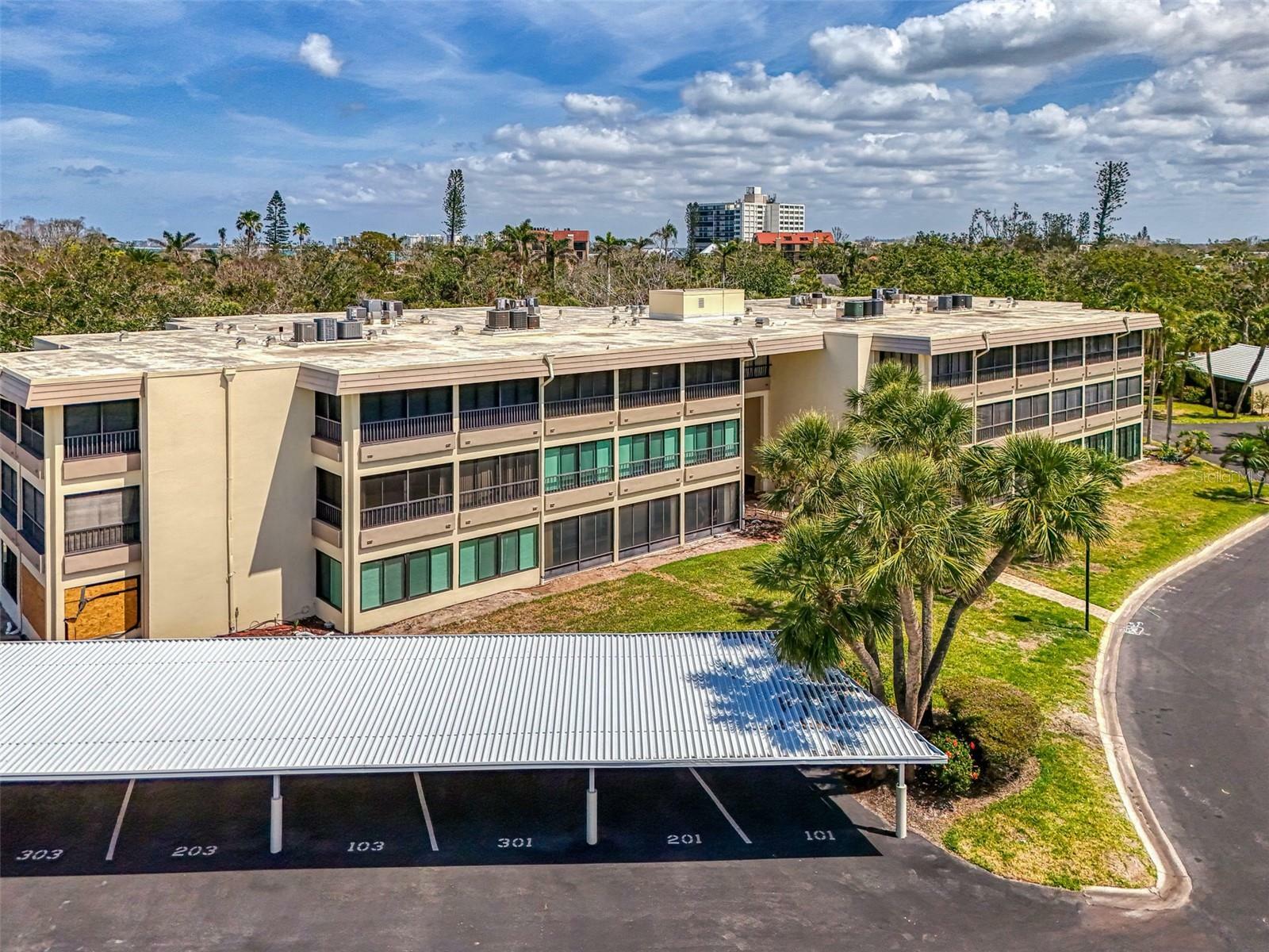 Property Photo: 225 Hourglass Way 101 FL 34242