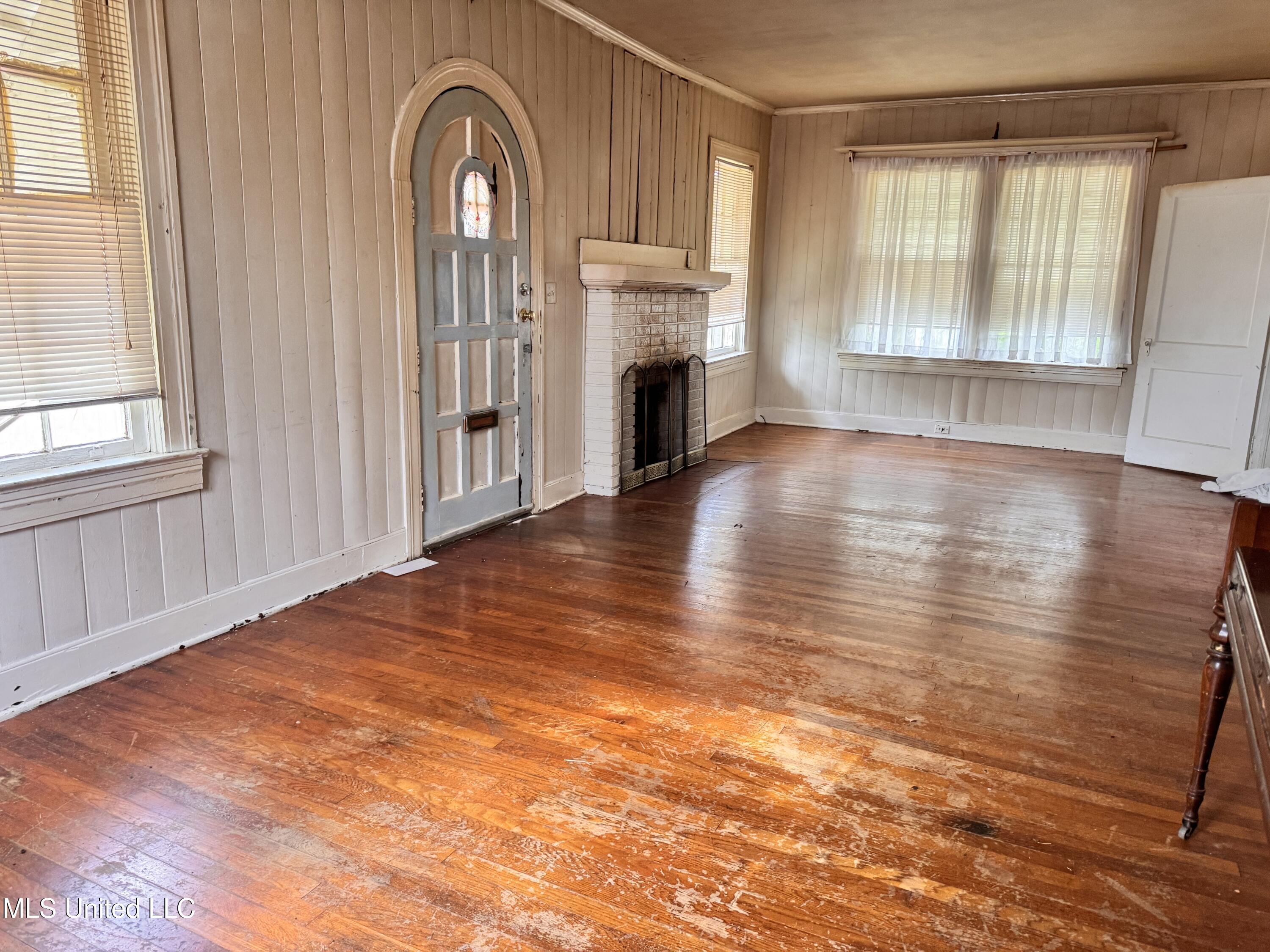 Property Photo: 1202 Fortification Street MS 39202