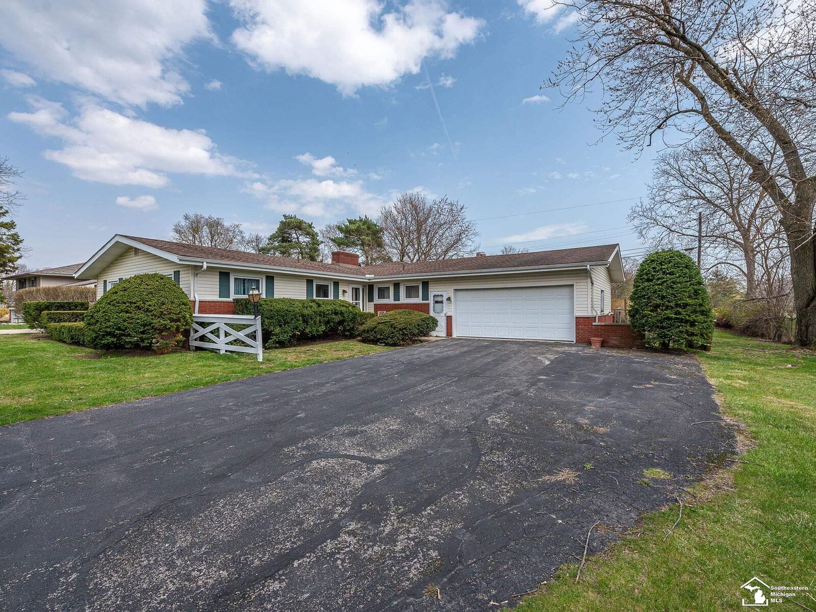 Property Photo:  14938 Nobil Drive  MI 48161 