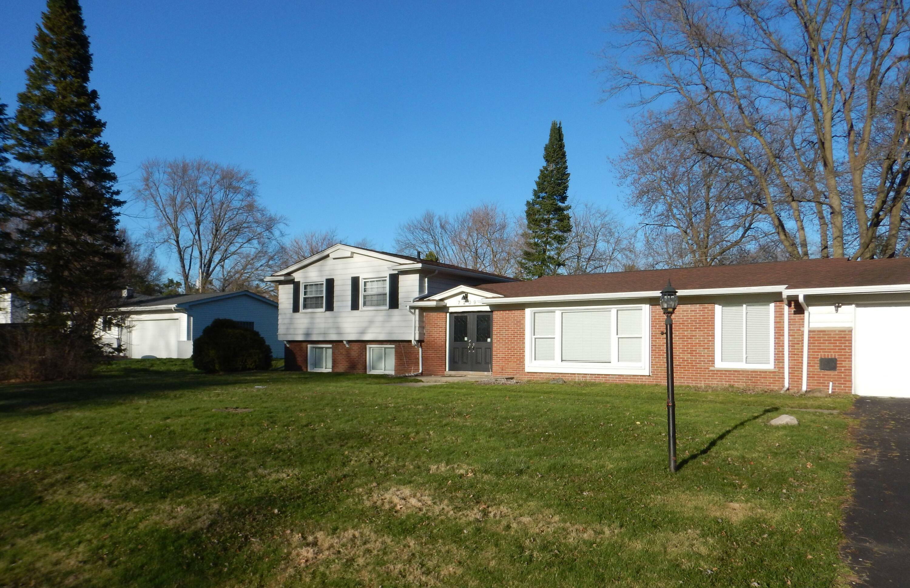 Property Photo: 7209 Stonebrook Road MI 48322