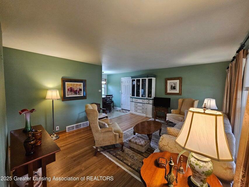 Property Photo: 608 Edwards Street MI 48837