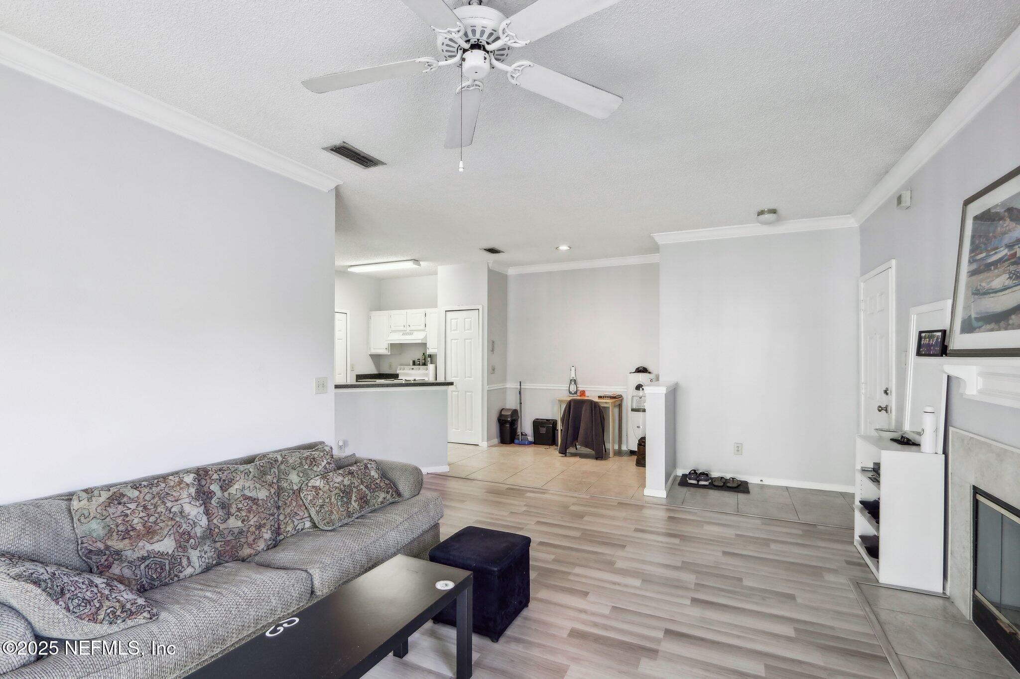 Property Photo: 10000 Gate Parkway N 2022 FL 32246