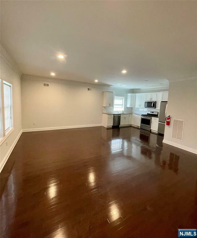 Property Photo:  6 Sotnick Street A  NJ 07507 