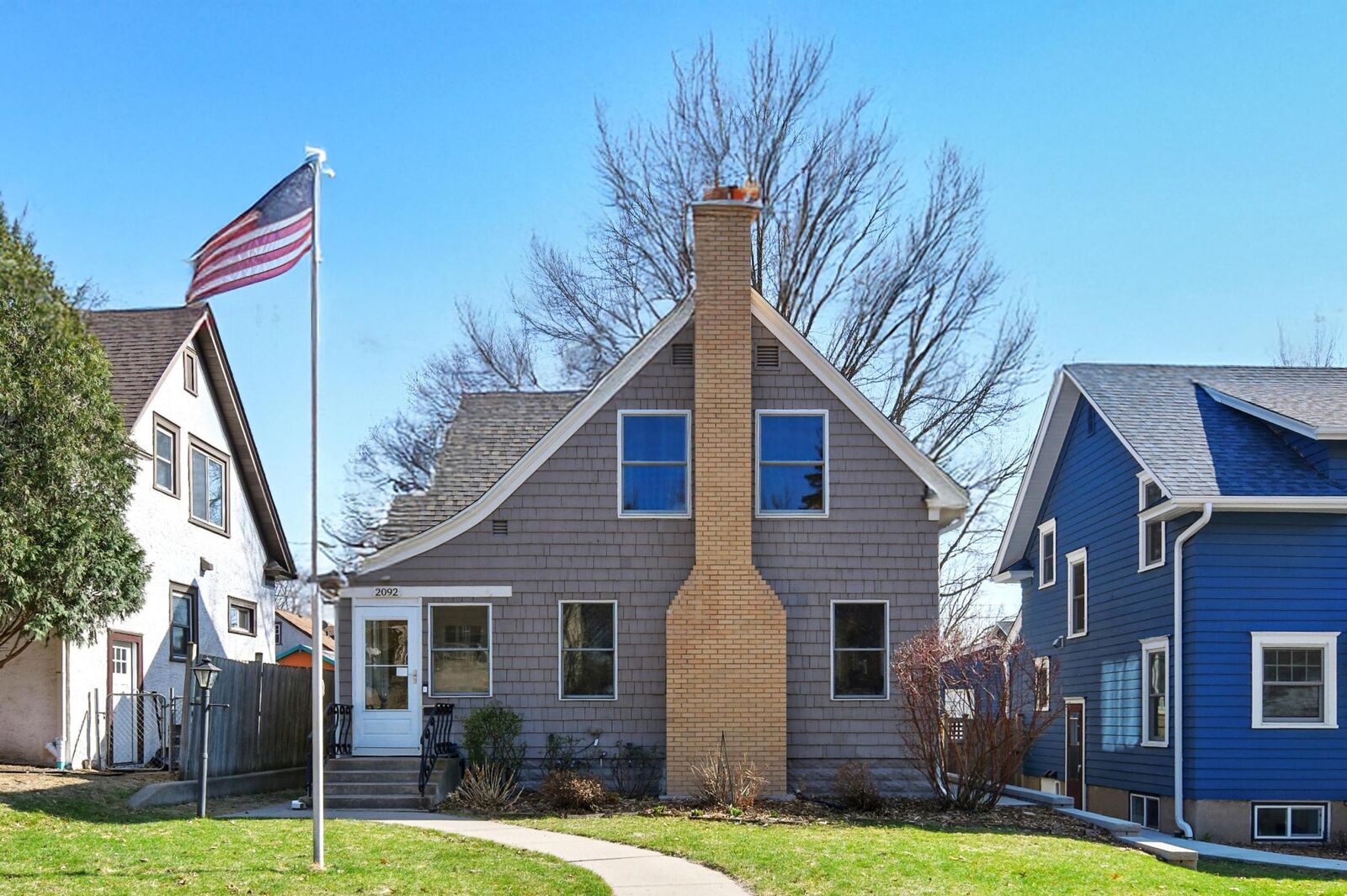 Property Photo:  2092 Jefferson Avenue  MN 55105 