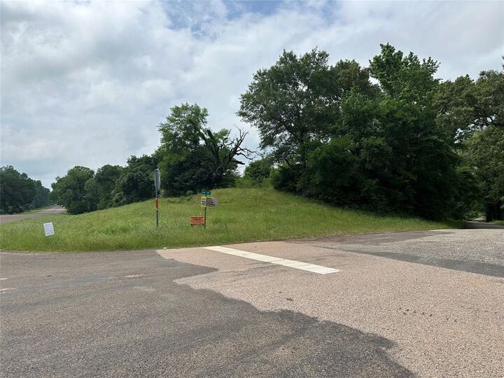 1623 US Highway 84  Oakwood TX 75855 photo