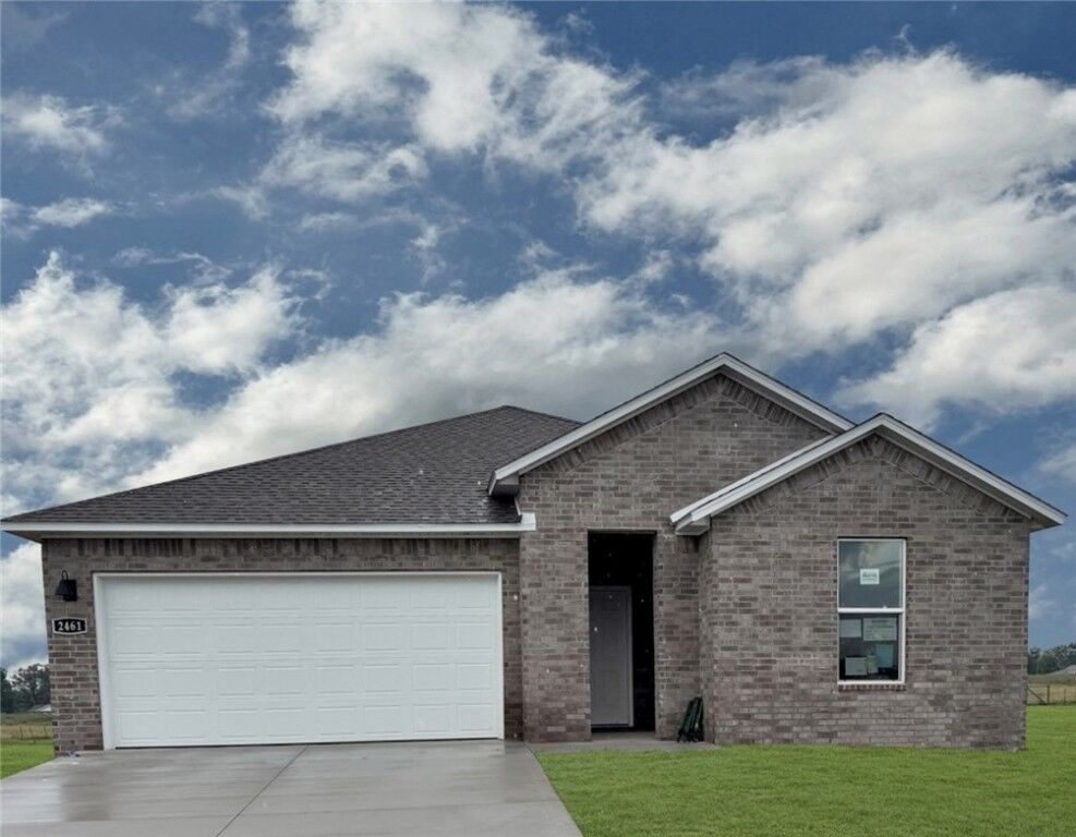 Property Photo: 2461 Longfellow Drive AR 72713