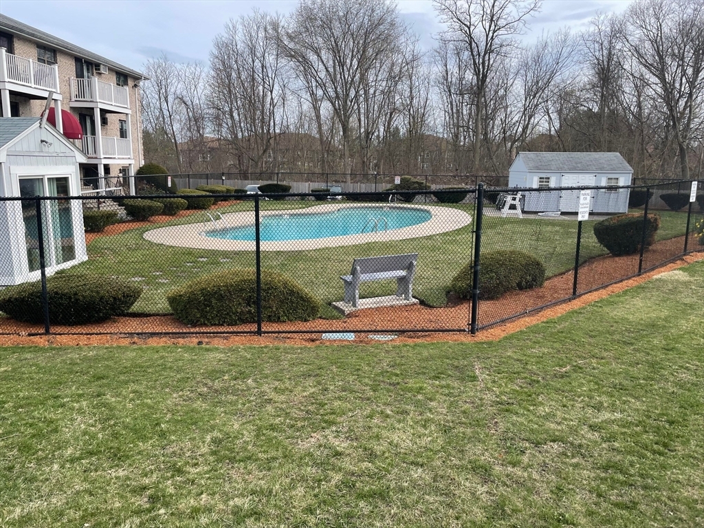 Property Photo: 6 Kenmar Dr 8 MA 01821