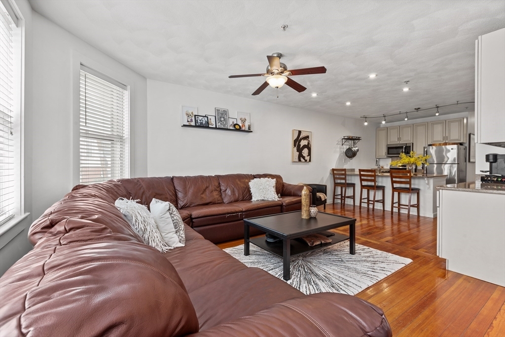 Property Photo:  148-150 Leyden St 2  MA 02128 