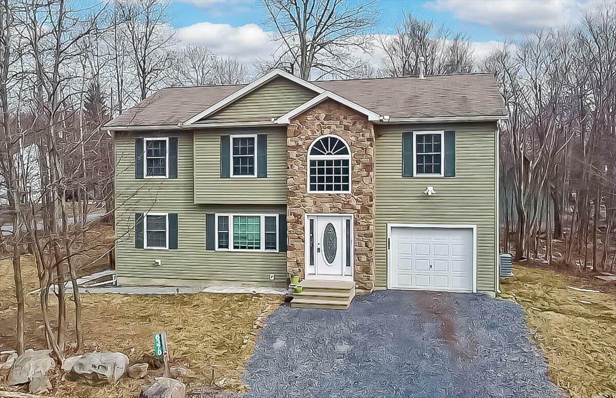 6370 Baltic Avenue  Tobyhanna PA 18466 photo