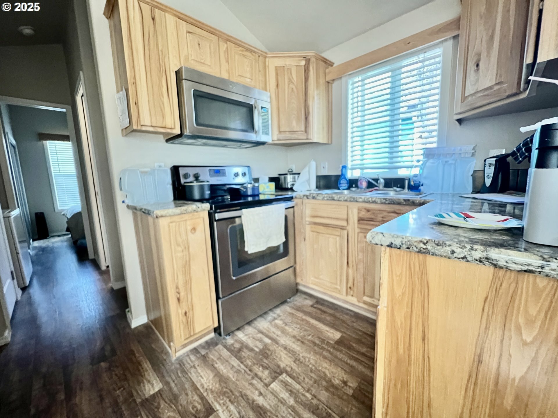 Property Photo: 97136 N Bank Rogue River Rd 10 OR 97444