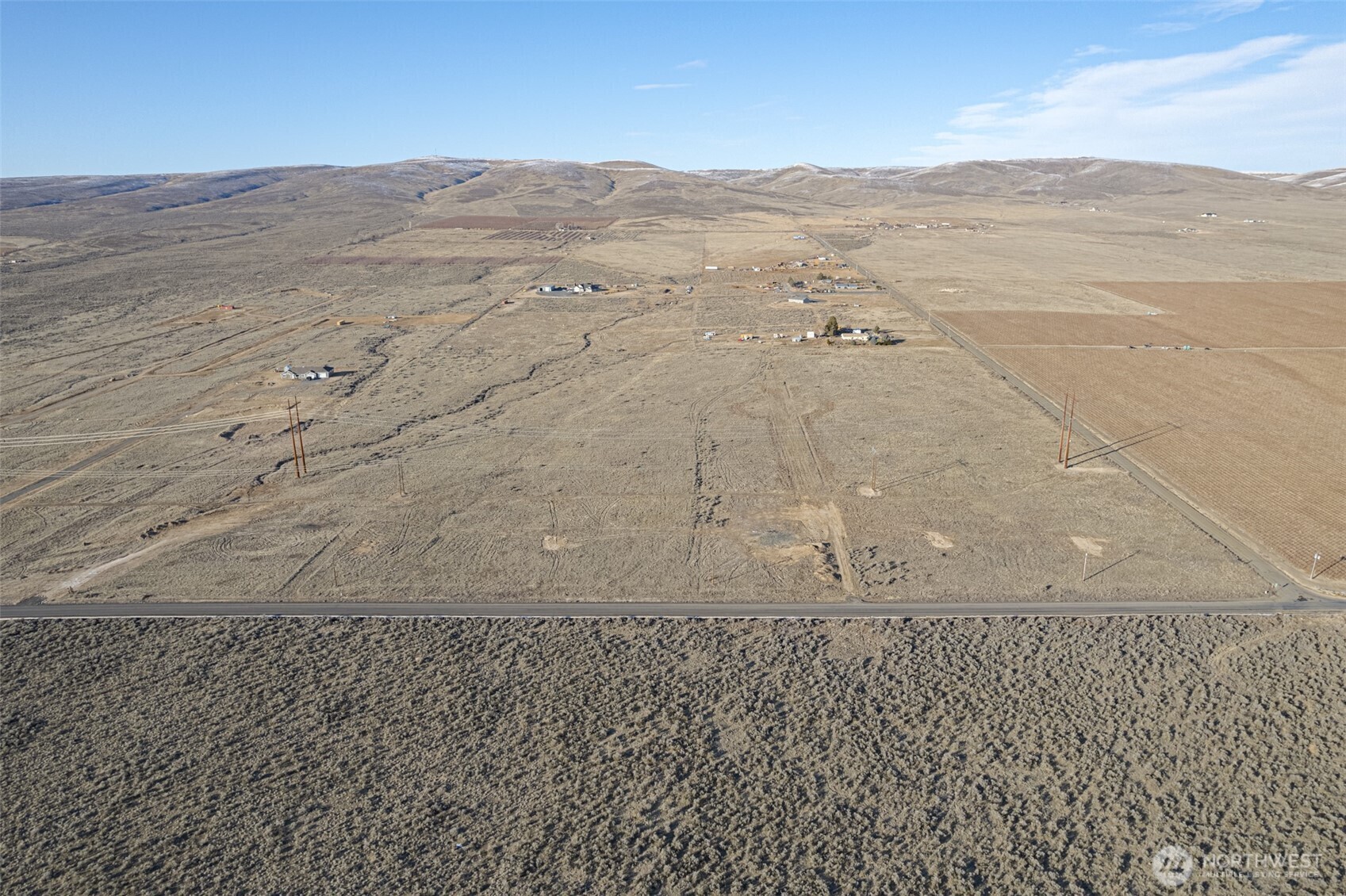Property Photo: 4 Road 13 NW WA 98848