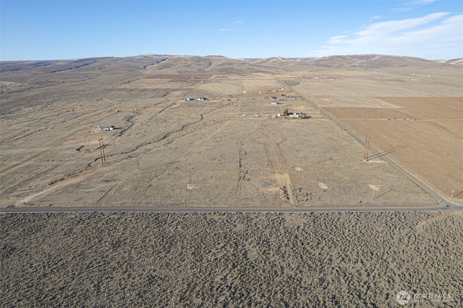 Property Photo: 4 Road 13 NW WA 98848