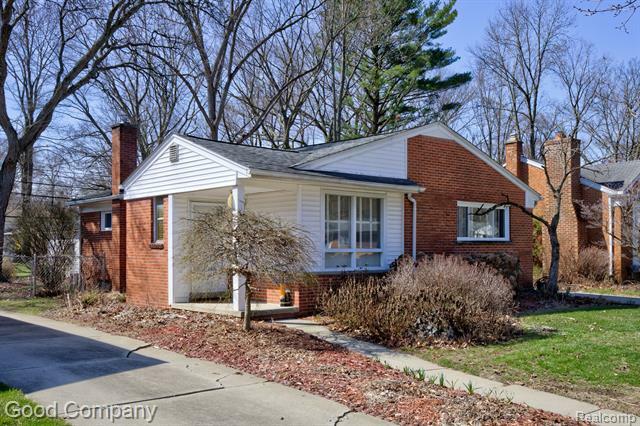 Property Photo:  705 Butternut Avenue  MI 48073 