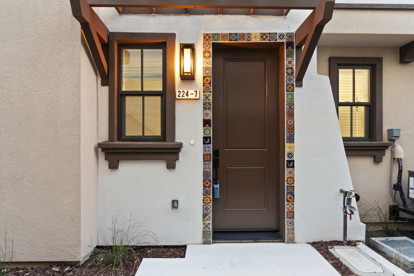 Property Photo: 224 Carroll Street 7 CA 94086