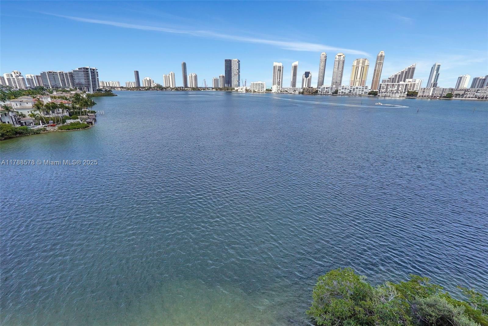Property Photo: 3000 Island Blvd 706 FL 33160