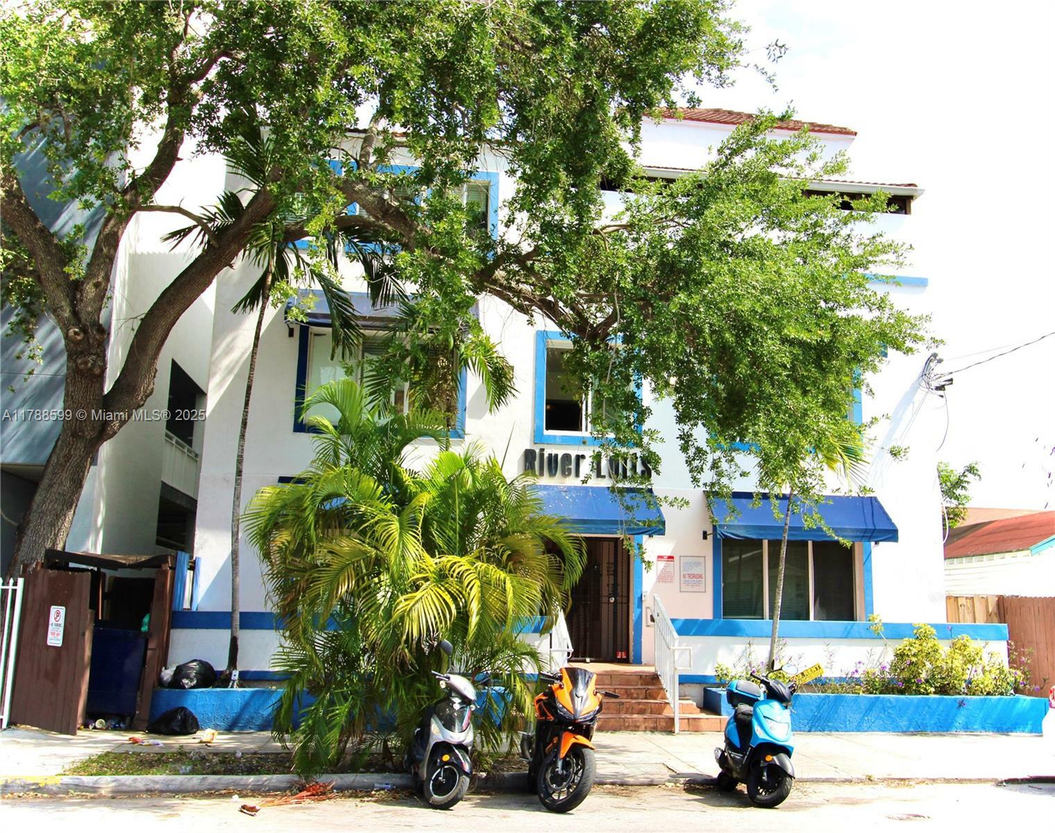 Property Photo: 1021 NW 3rd St 201 FL 33128