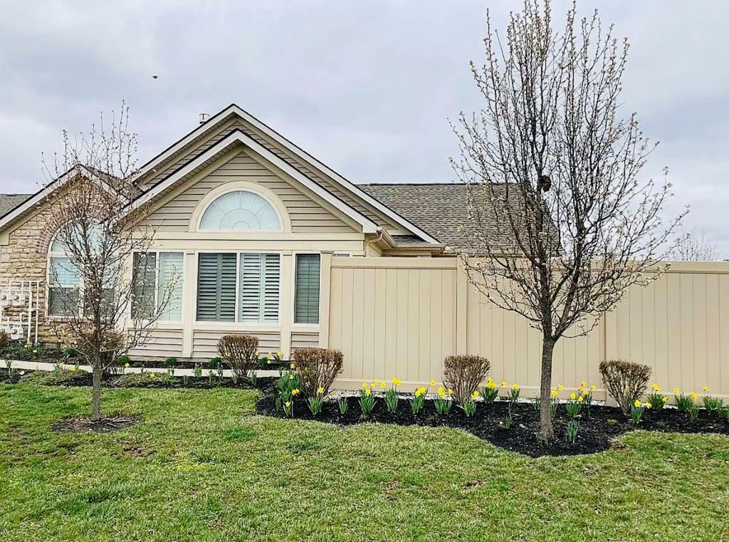 Property Photo: 1253 Paddock Loop OH 43160