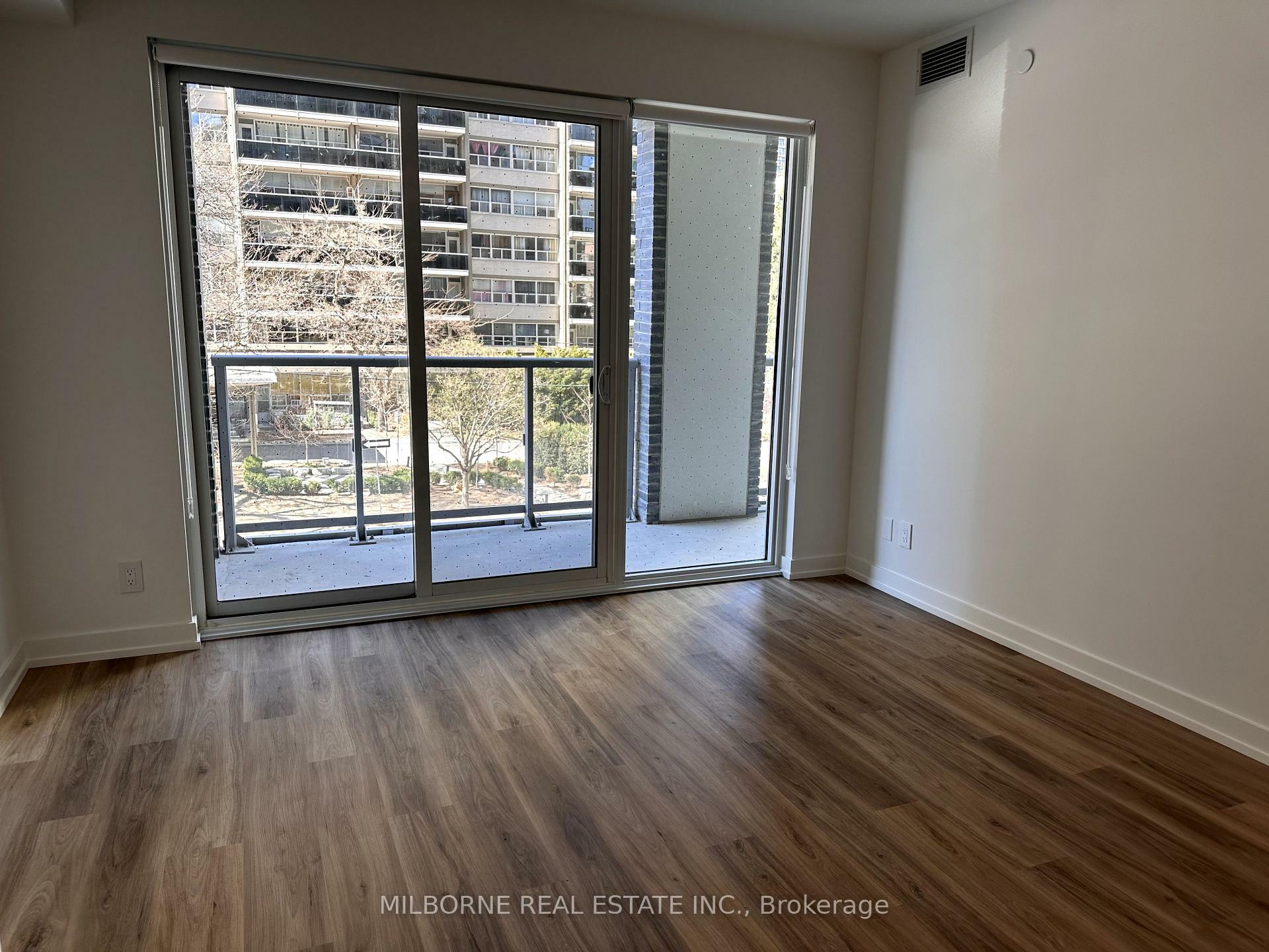Property Photo: 73 Broadway Avenue 203 ON M4P 1V1