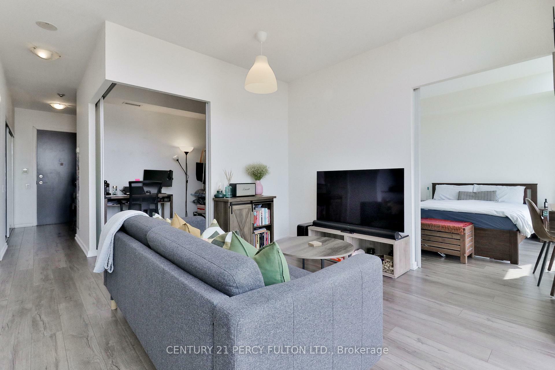 Photo de la propriété: 105 The Queensway Avenue Ph3505 ON M6S 5B5