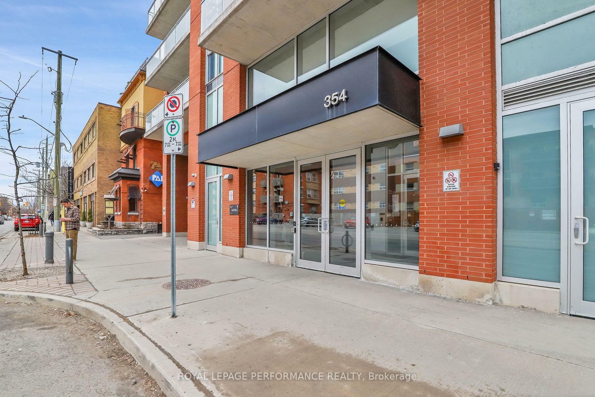 Property Photo: 354 Gladstone Avenue N 815 ON K2P 0R4