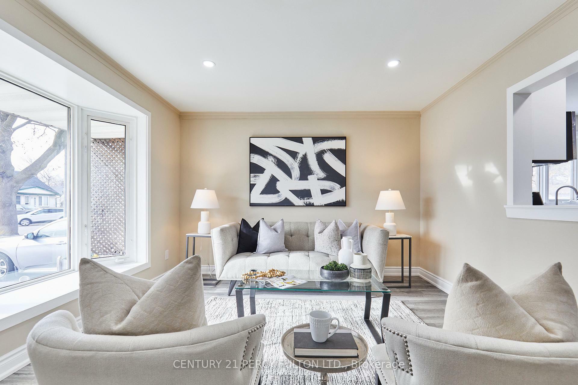 Property Photo: 25 Windsor Avenue ON L1S 2B1