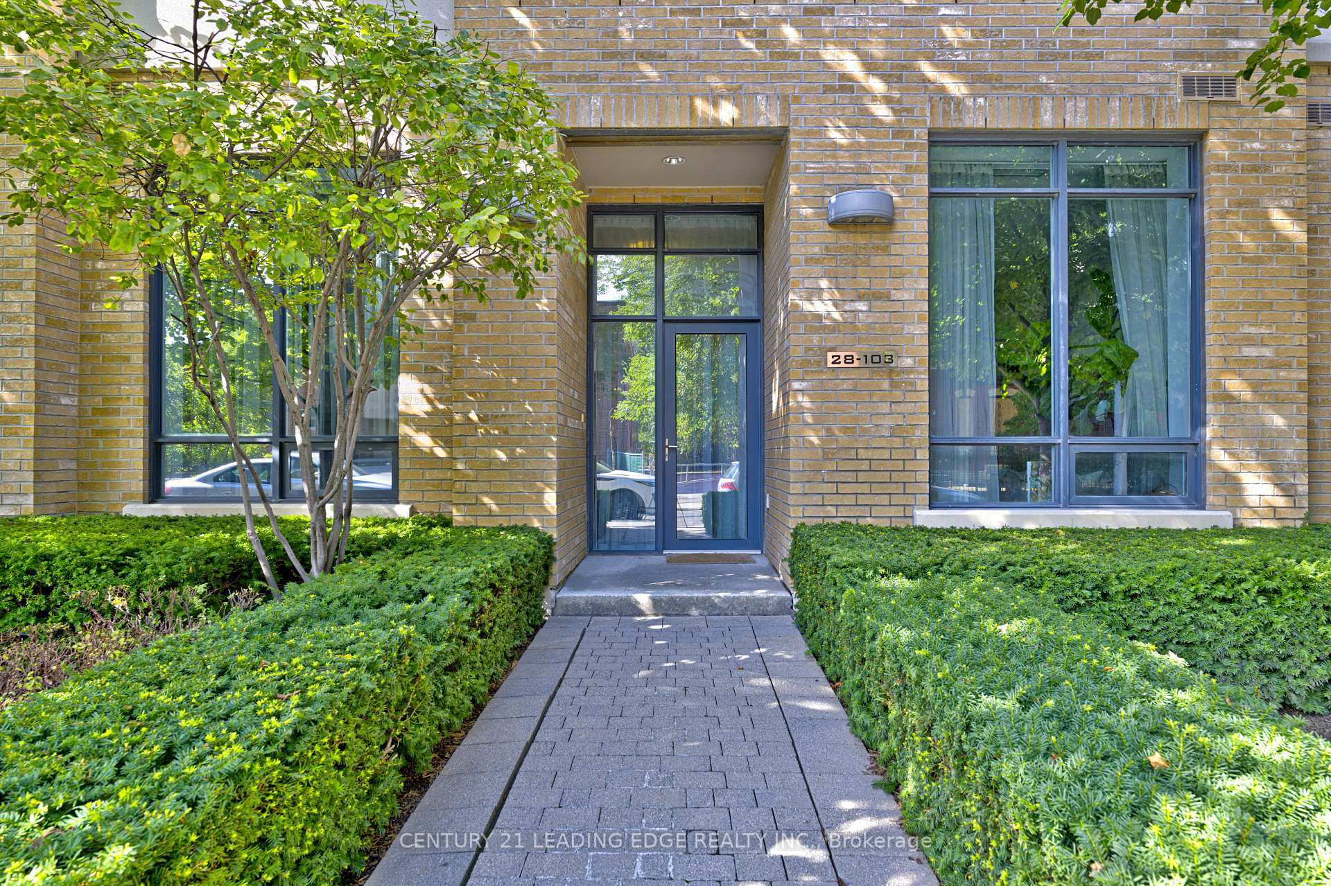 Property Photo: 28 Linden Street 103 ON M4Y 0A4