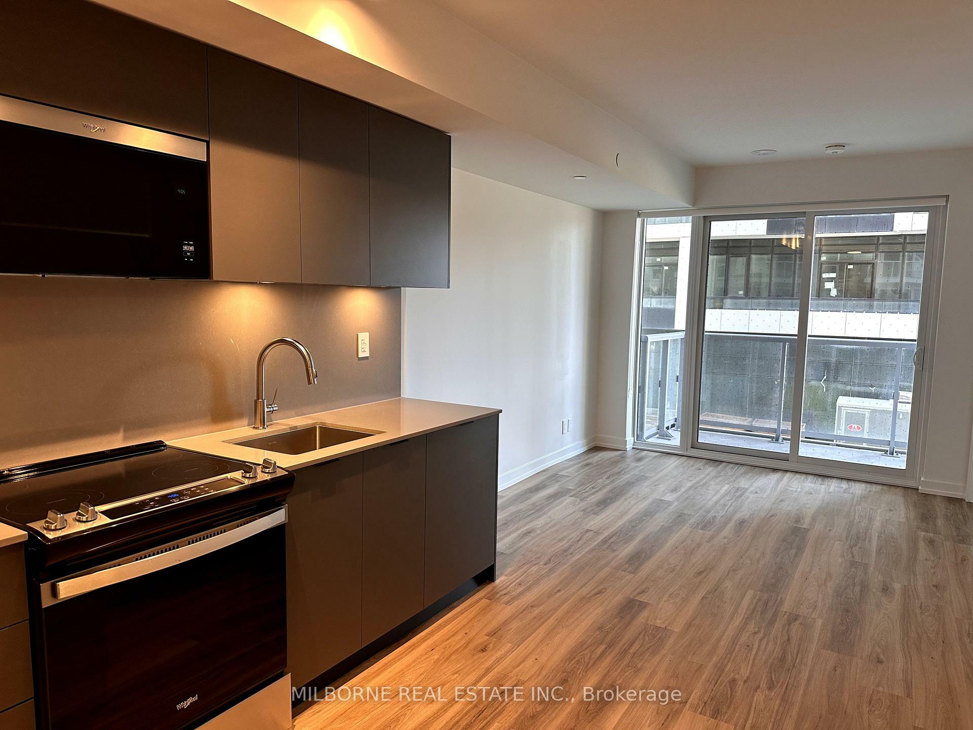 Property Photo: 73 Broadway Avenue 202 ON M4P 1V1