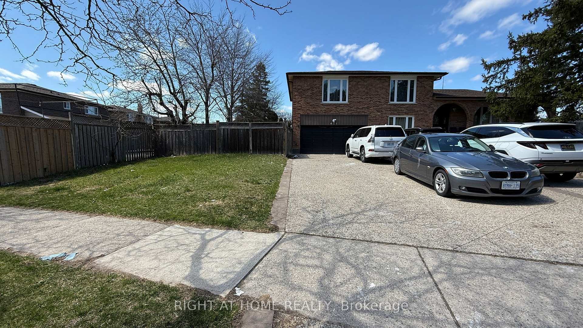 Property Photo: 411 Laurier Avenue ON L9T 3K7