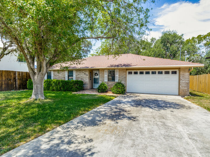 Property Photo:  620 Lake Island Drive  TX 78133