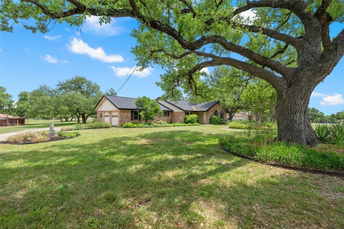 Property Photo: 1609 Oak Forest Drive TX 78681