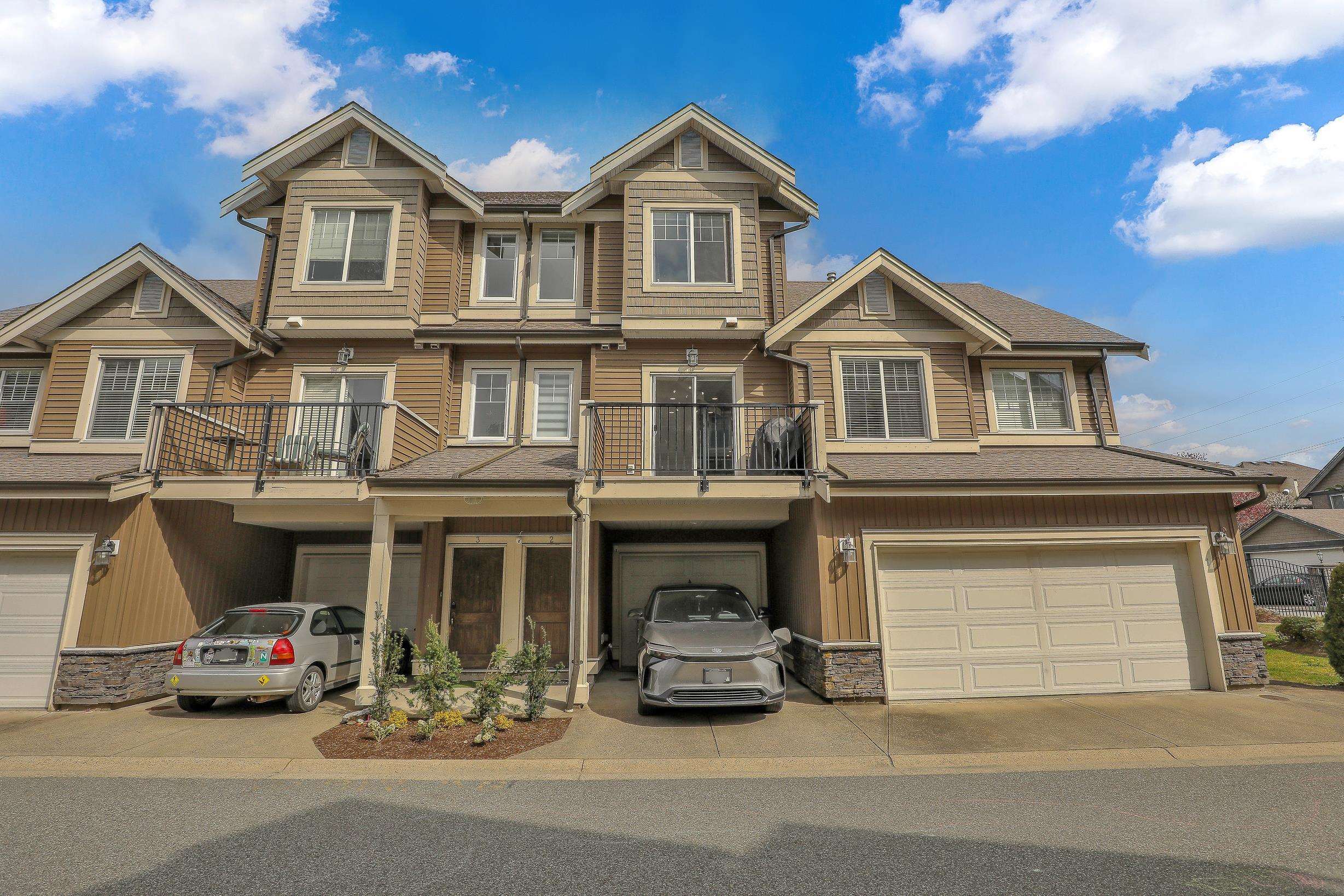 Property Photo: 32792 Lightbody Court 2 BC V4S 0B4