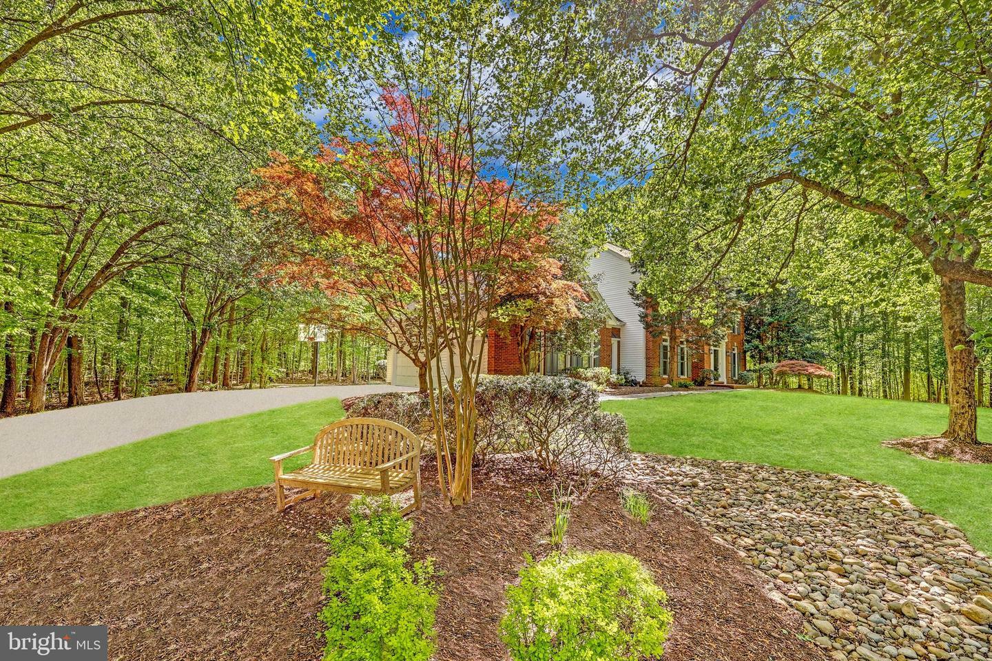 Property Photo: 10137 Community Lane VA 22039