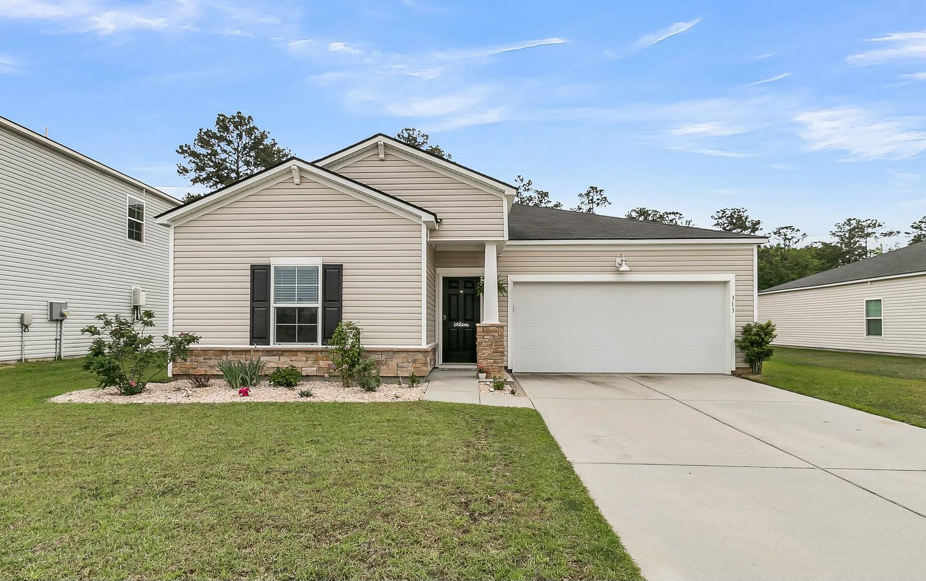 Property Photo: 313 Squire Pope Road SC 29486