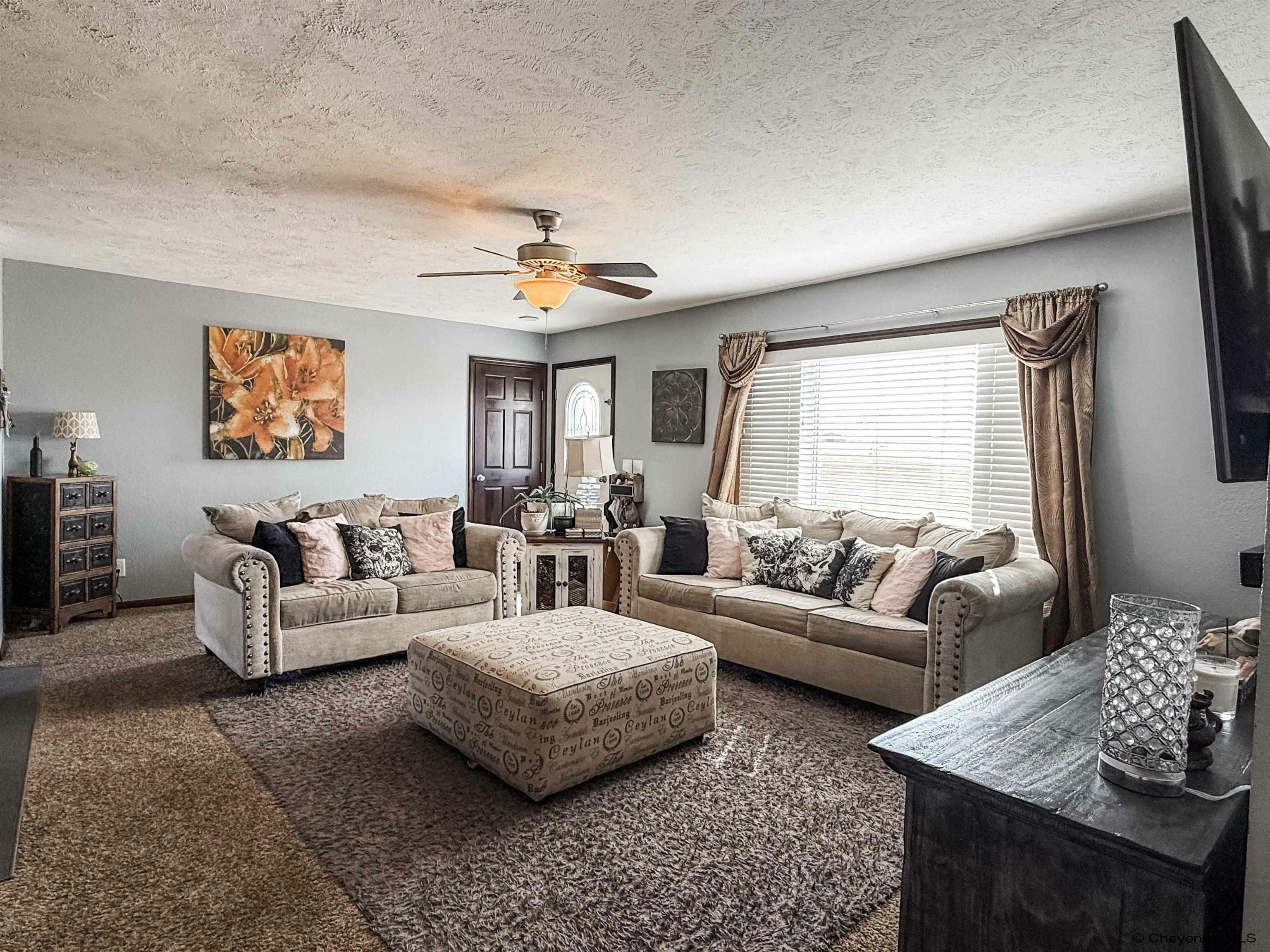 Property Photo: 1113 Indiana Rd WY 82009