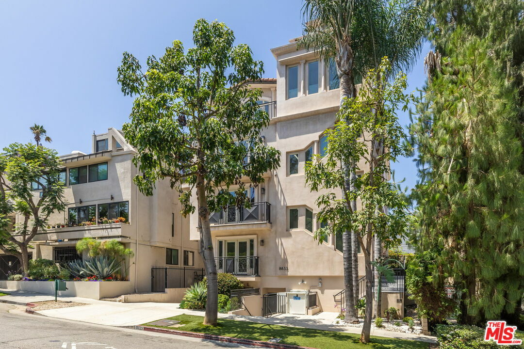 Property Photo: 8833 Cynthia St CA 90069