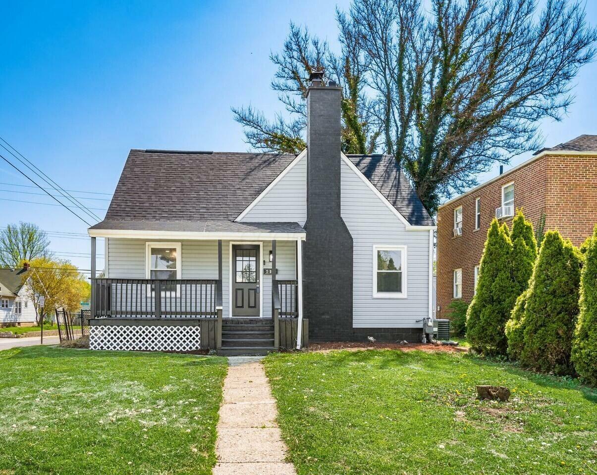 Property Photo: 732 S Harris Avenue OH 43204