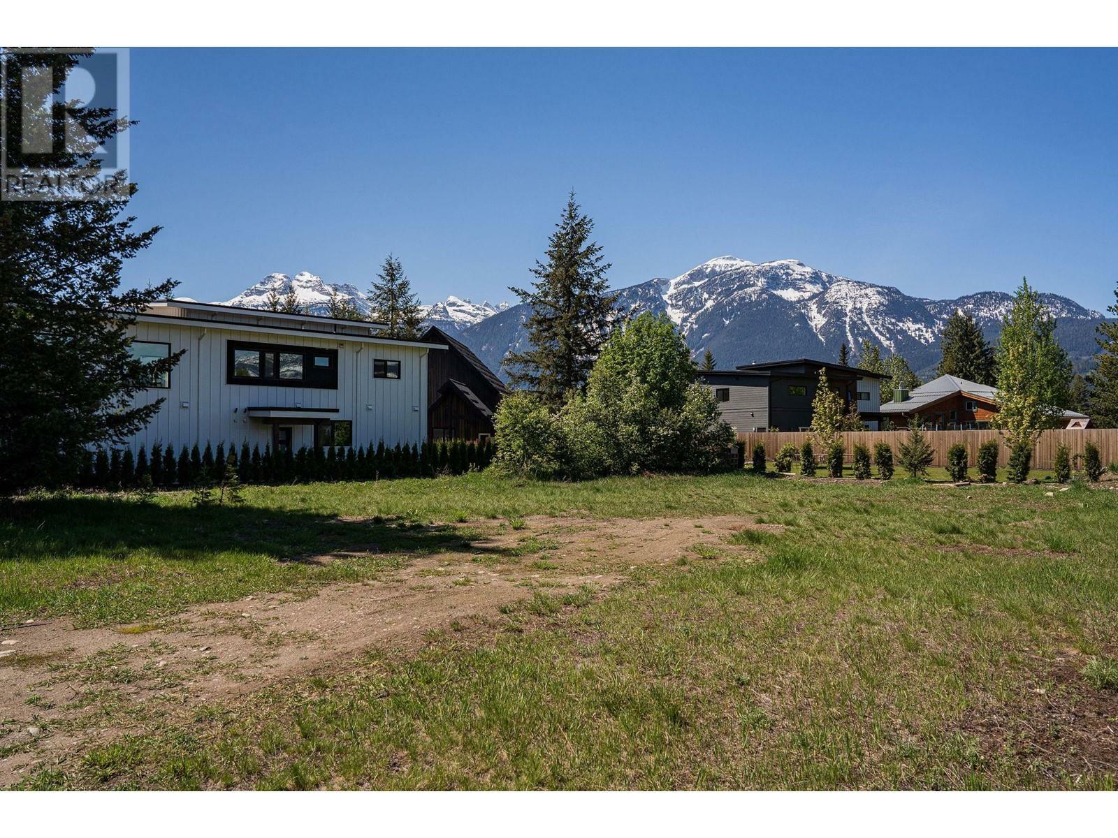 Property Photo:  2039 Airport Way  BC V0E 2S1 