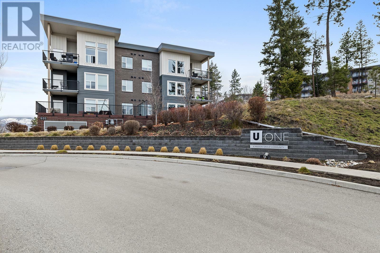 Property Photo: 935 Academy Way 305 BC V1V 3C9