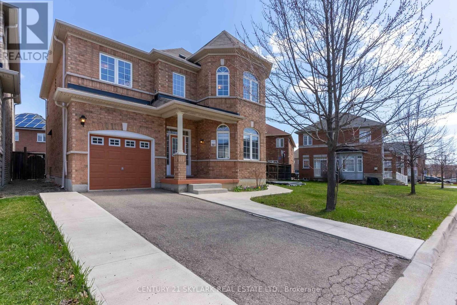Property Photo:  13 Ledgerock Road  ON L6P 2L8 