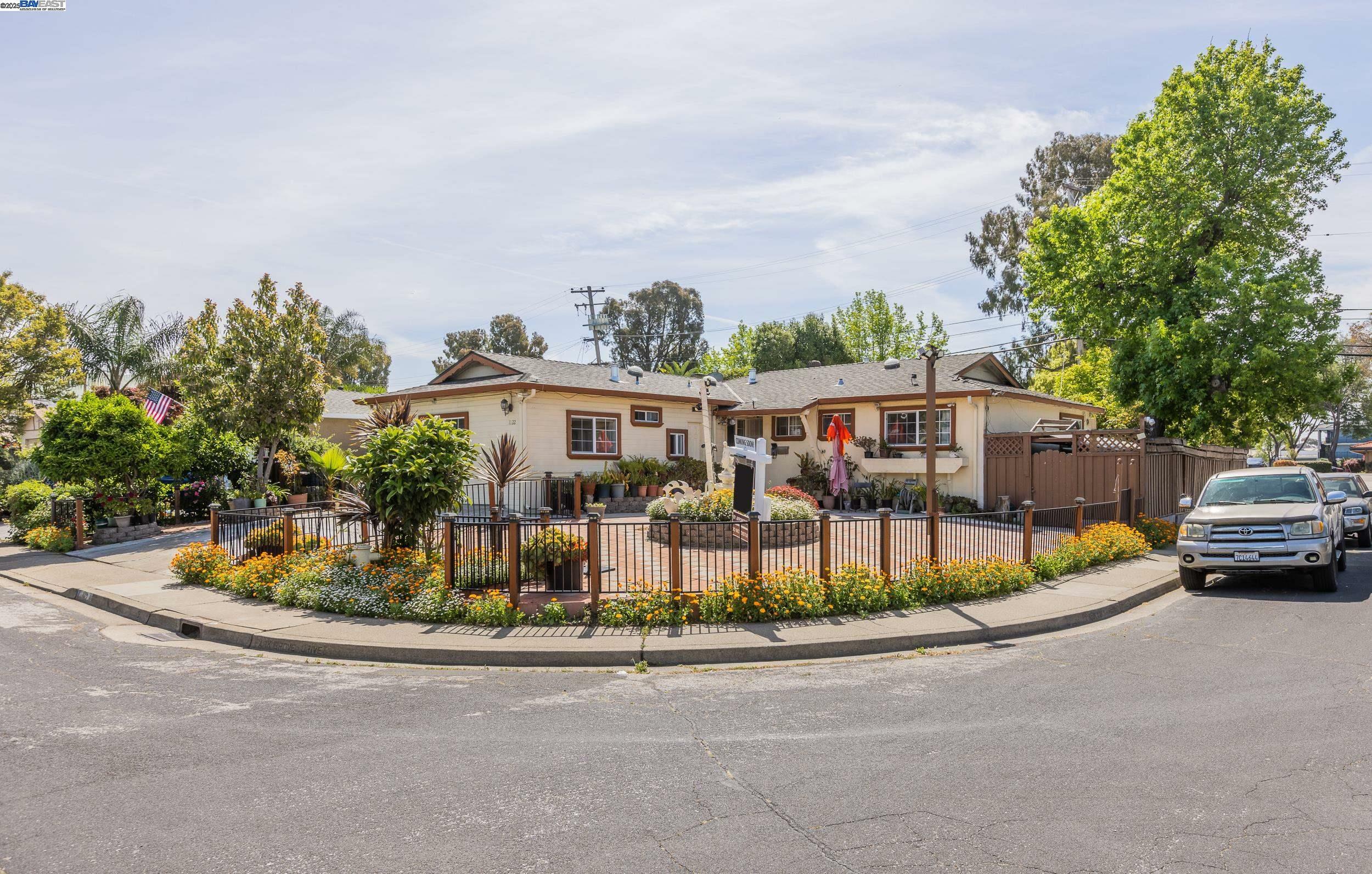 Property Photo: 1122 Park Grove Dr CA 95035