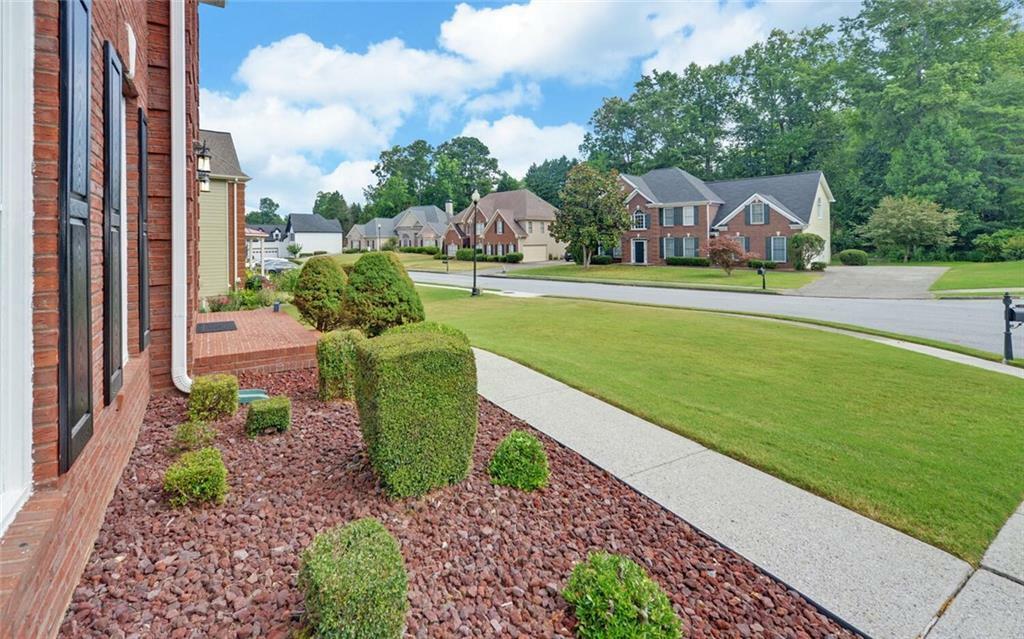 Property Photo: 1871 Birch Briar Bend GA 30043