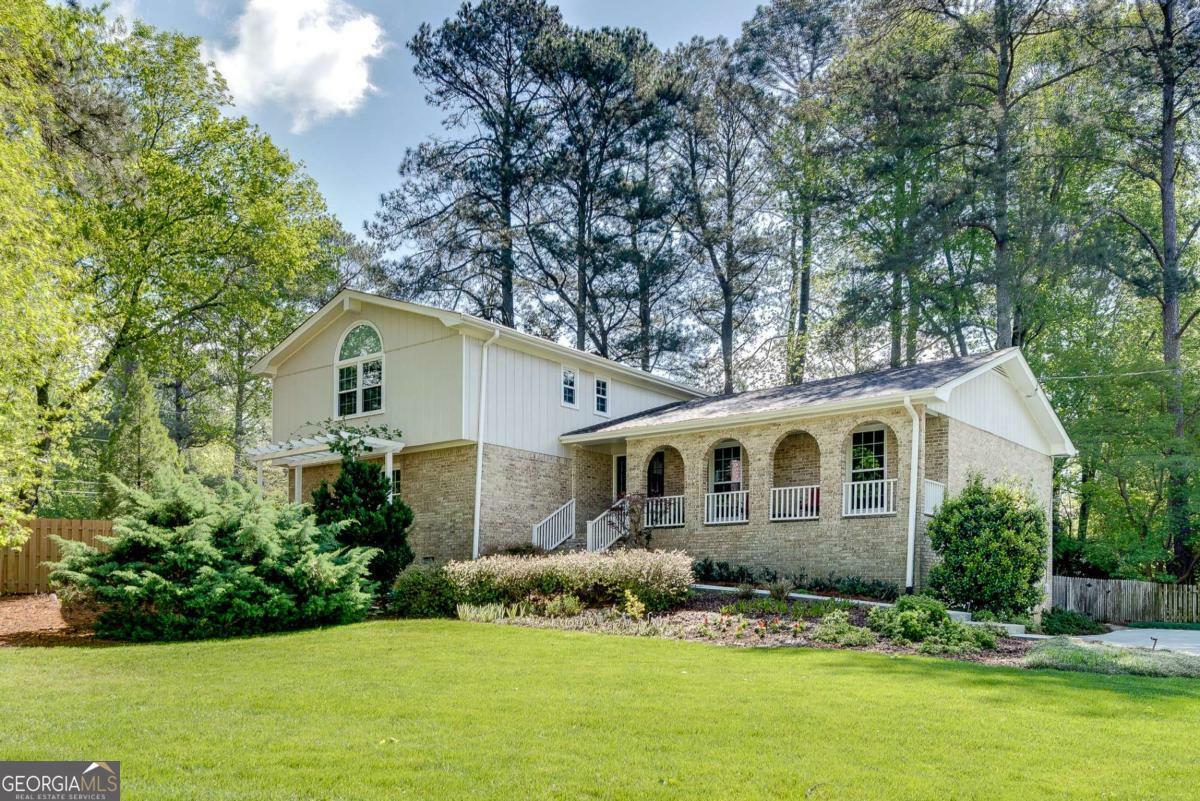 Property Photo: 1631 Manhasset Drive GA 30338