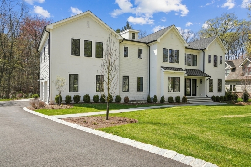 Property Photo: 11 Addison Dr NJ 07078