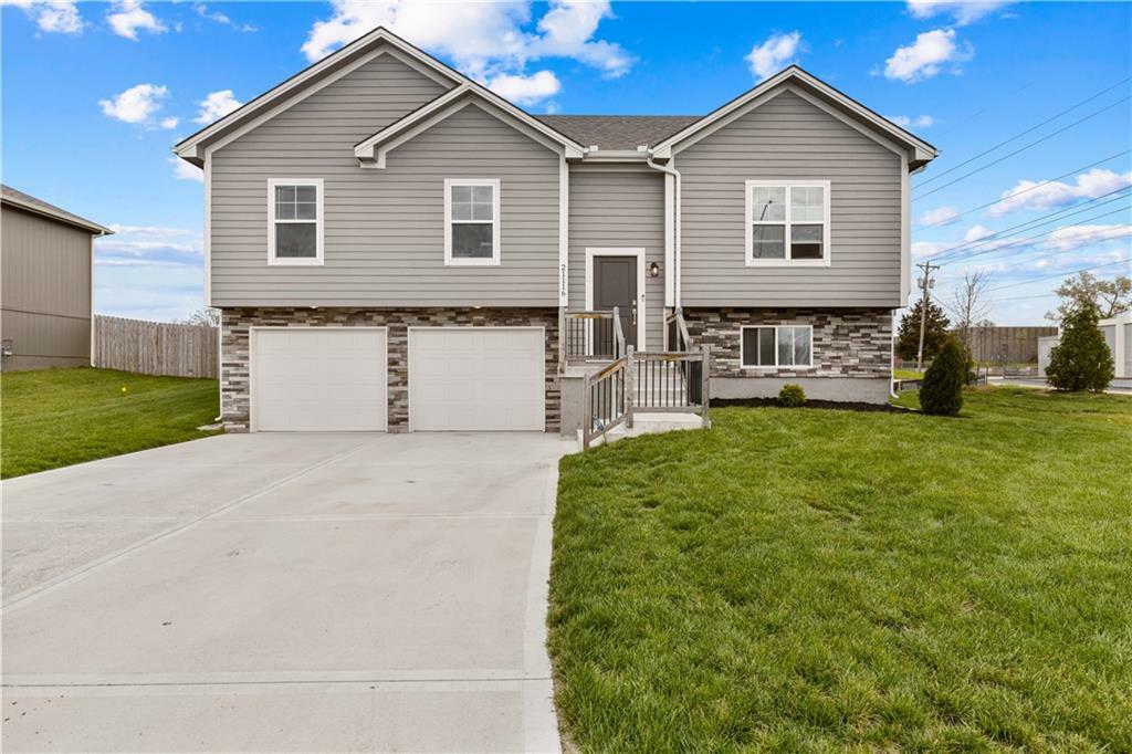 Property Photo:  21116 E 8th Street S  MO 64056 