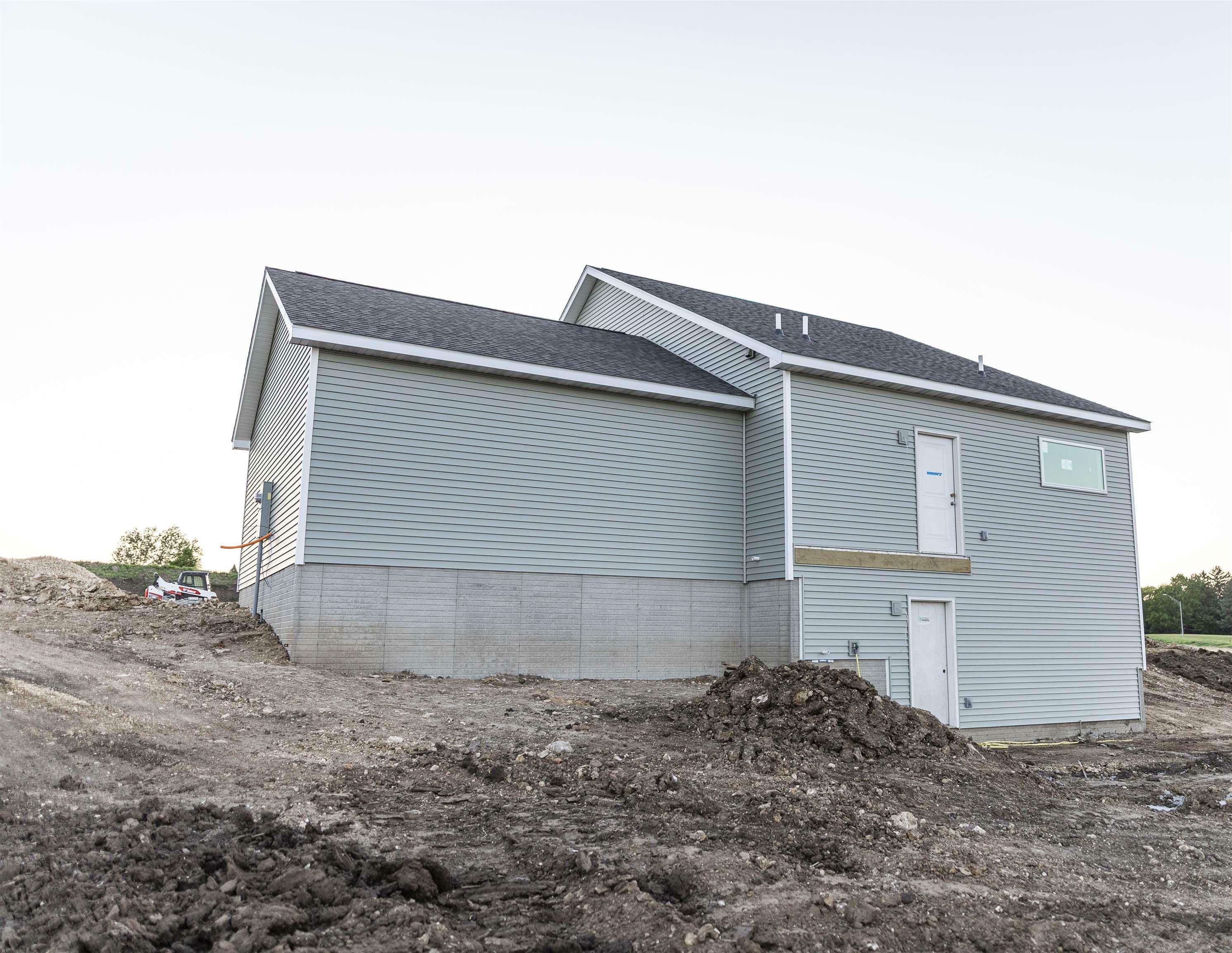 Property Photo: 1227 Stone Lane IA 50677