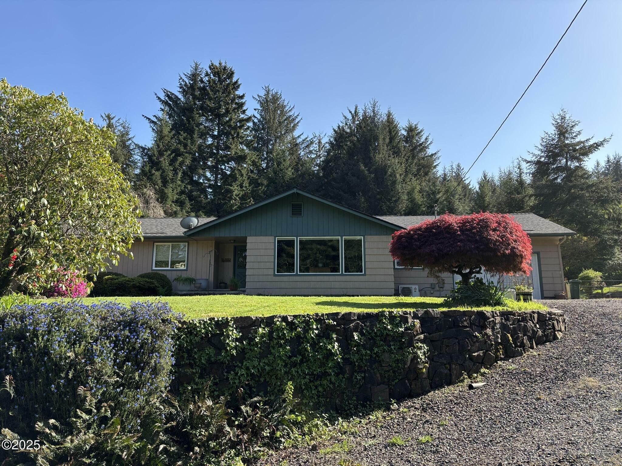 233 E Lakeside Drive  Waldport OR 97394 photo