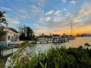 Property Photo: 712 Sunset Cove FL 33708