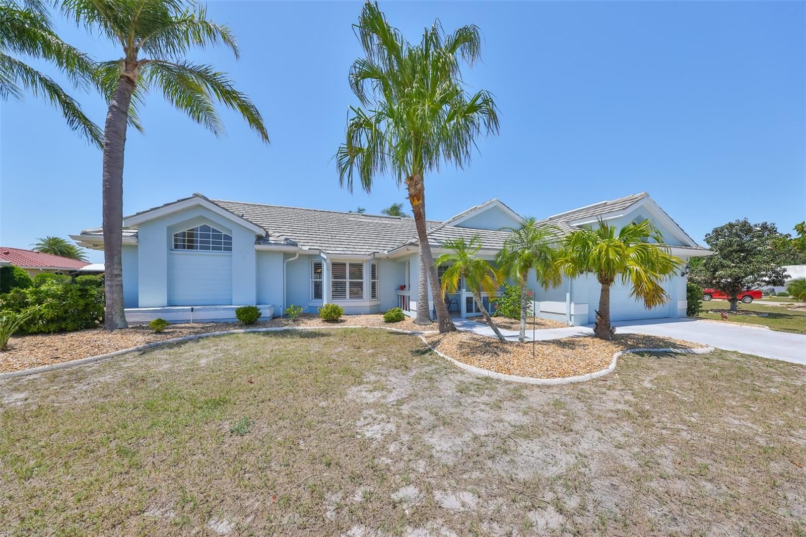 Property Photo:  2004 Berry Roberts Drive  FL 33573 
