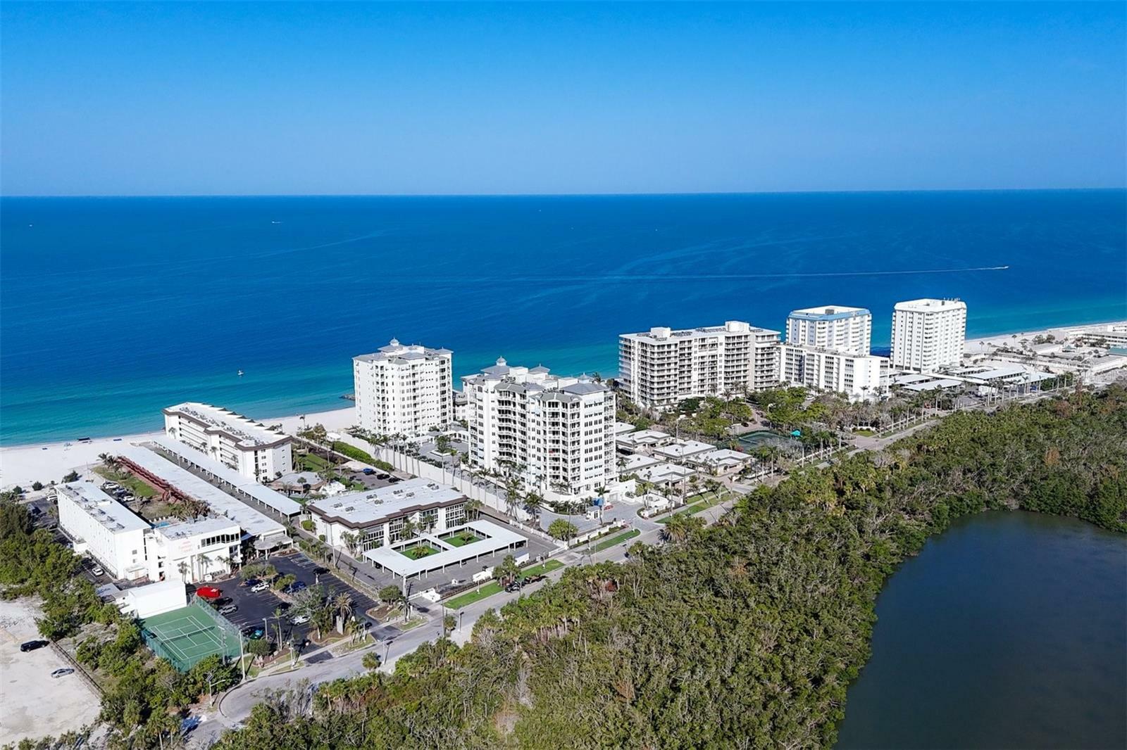 Property Photo: 2100 Benjamin Franklin 205 FL 34236