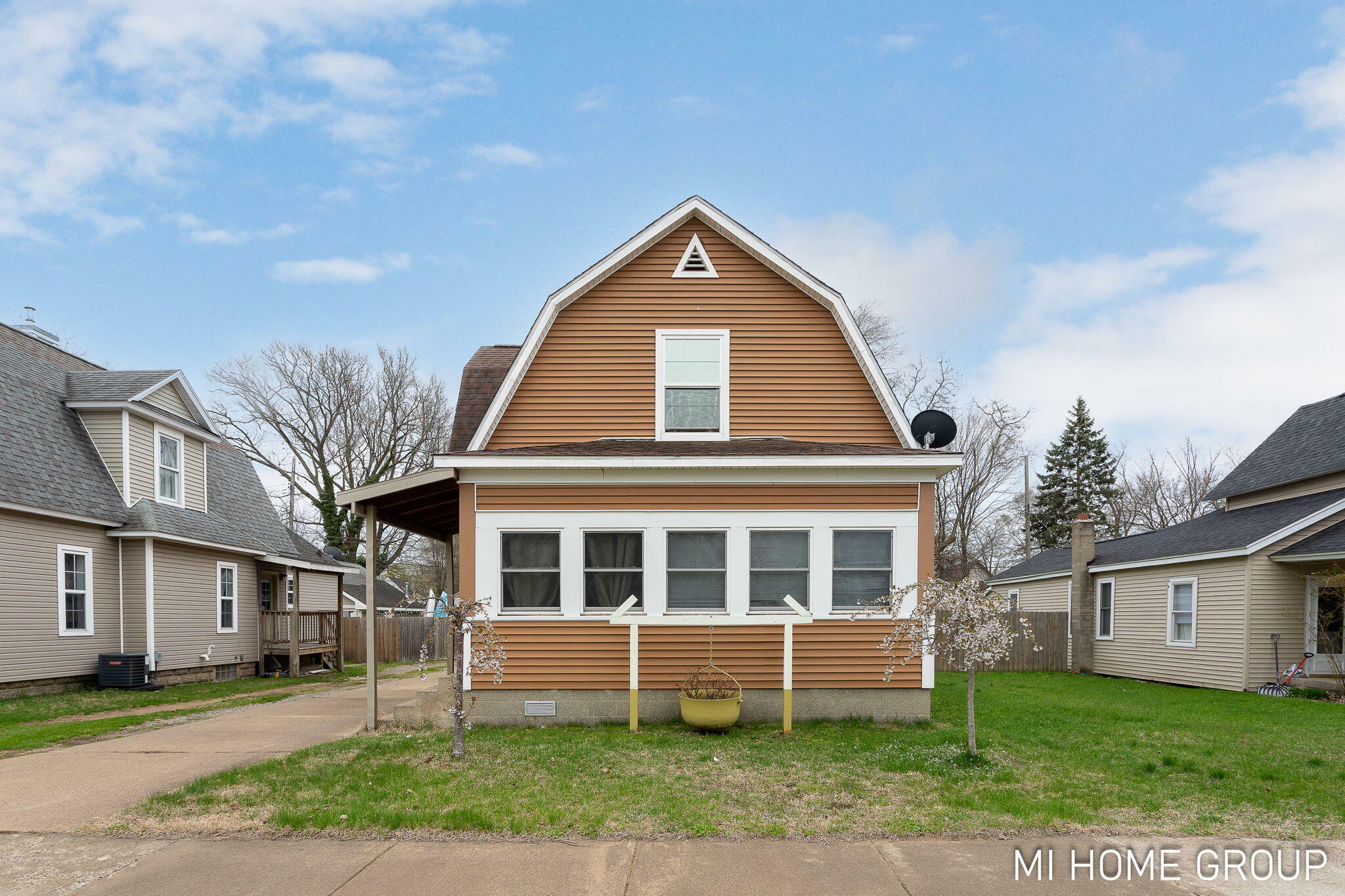 Property Photo: 316 W 13th Street MI 49423